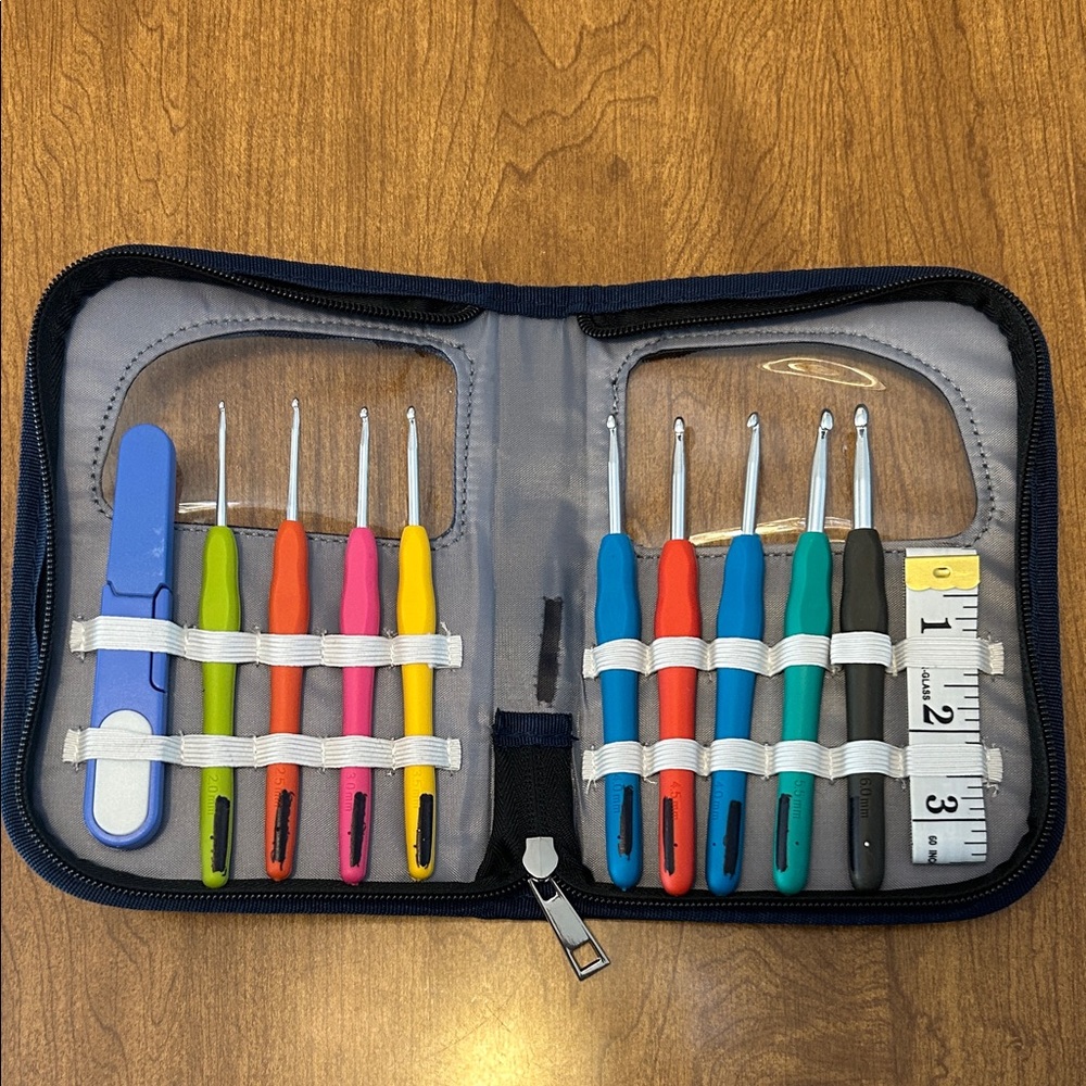 Multi-Color Crochet Hook Set with Case